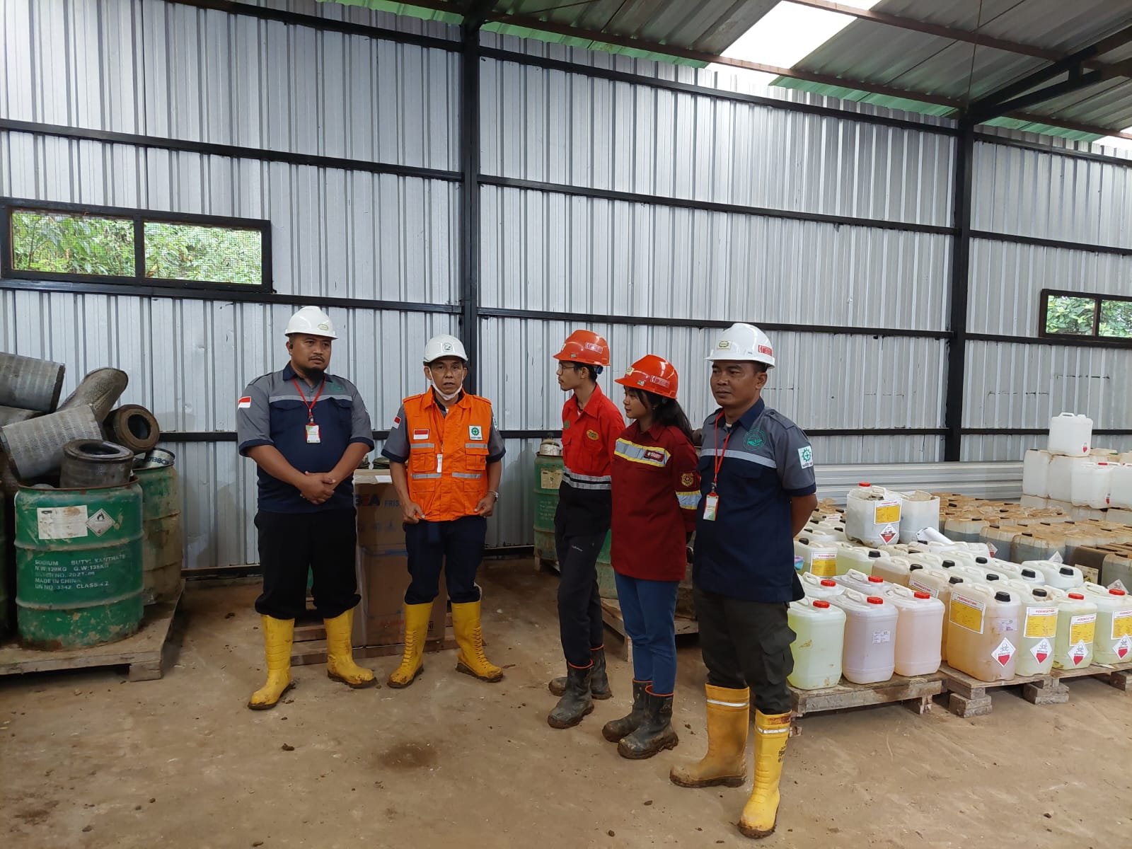 Proses pengumpulan limbah industri